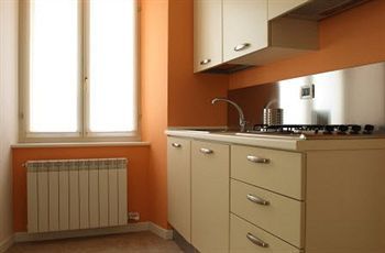 Residence Sara Триест Экстерьер фото